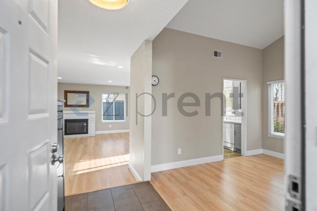 Foto del edificio - 33739 Slender Ct