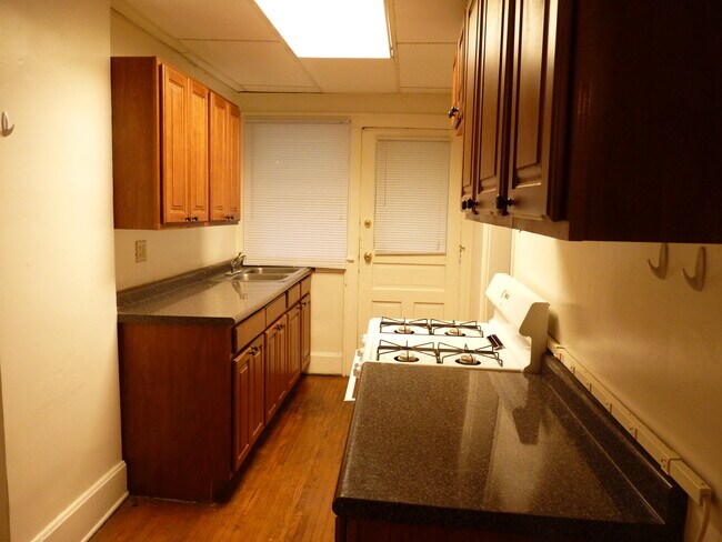 Building Photo - 124 E Tompkins St