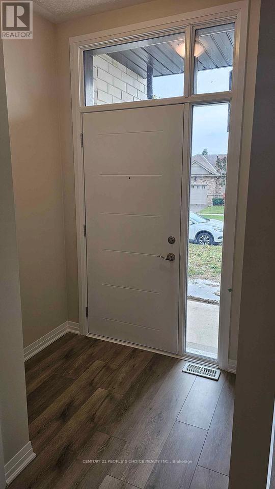 Photo du bâtiment - 25 Isherwood Ave