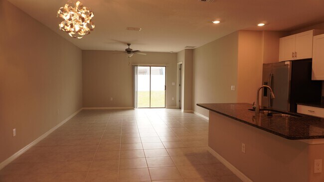 Building Photo - 14427 English Lavender Dr