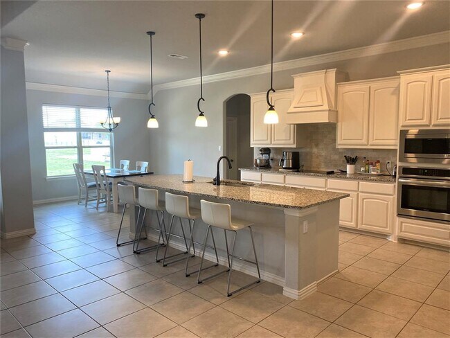 Building Photo - 7946 Grassland Dr