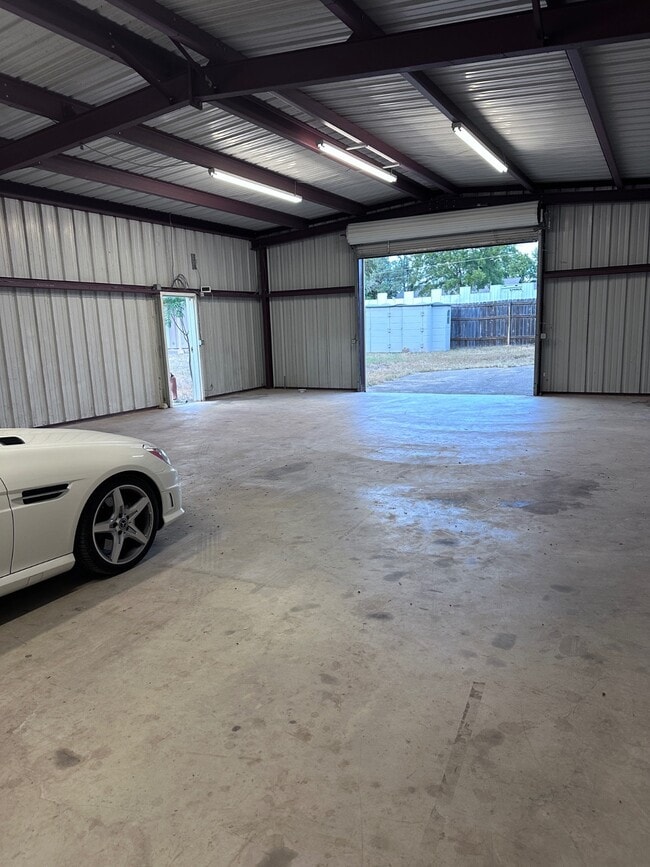Building Photo - 3409 Graybuck Rd