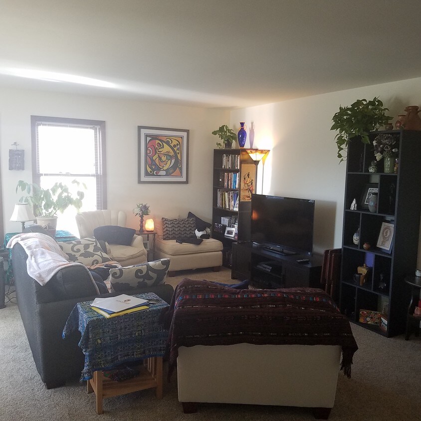 Foto principal - 7702 Radcliffe Dr
