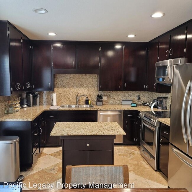 Building Photo - 2 br, 2 bath House - 617 Third Ave #2