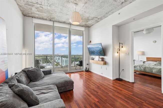 Foto del edificio - 3470 E Coast Ave