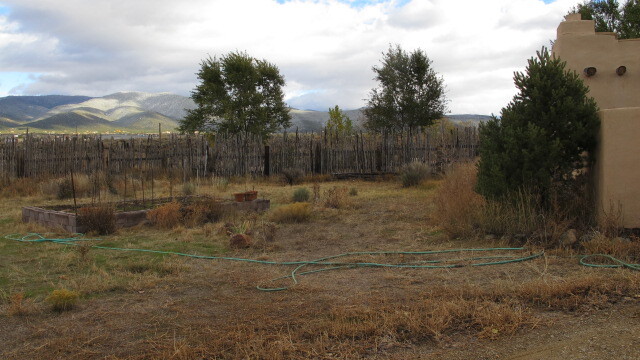 Building Photo - 330 Chamisa Rd