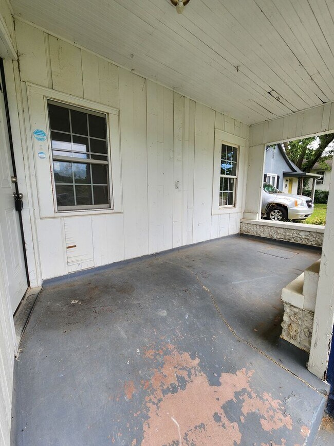 Foto del edificio - Spacious 2-Bedroom, 1-Bathroom Home AVAILABLE NOW!!