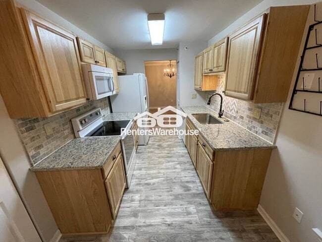 Building Photo - 201 Star Pointe Ct