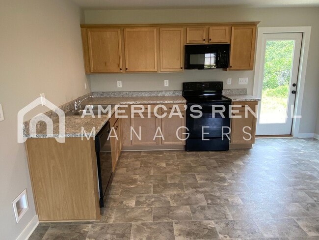 Building Photo - MOVE IN SPECIAL!!! - HALF OFF SECURITY DEP...