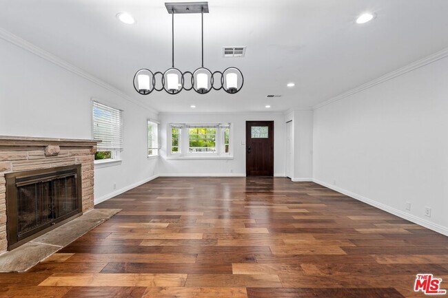 Foto del edificio - 3325 S Bentley Ave