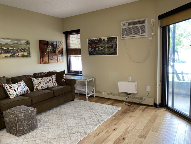 Photo du bâtiment - 103 Powe St