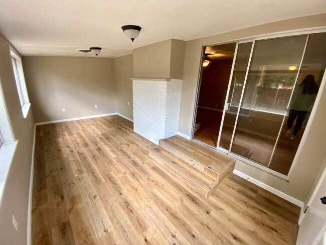 Foto del edificio - 5295 N Callisch Ave