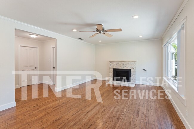 Building Photo - 650 Dittmar Way