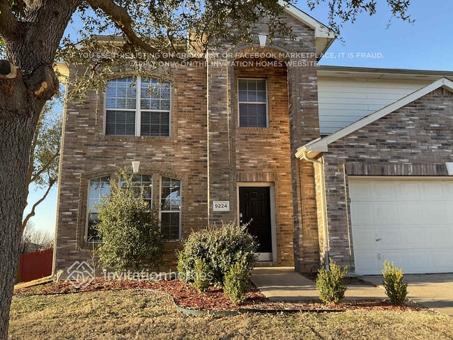 Building Photo - 9224 Lenox Dr