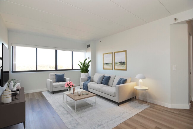 Photo - Reservoir Towers Apartments