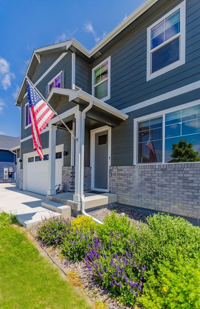 Building Photo - Stunning 4BR House in Berthoud