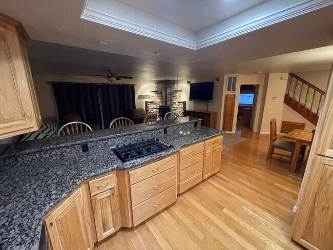 Building Photo - Magalia 2 bed 2 bath home with bonus room....