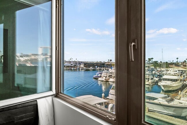 Building Photo - Perfect Beach Getaway! Hotel-like Studio Home in Secured High-rise Building With Breathtaking Bay...