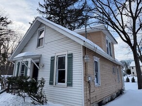 Building Photo - 114-116 Knight St