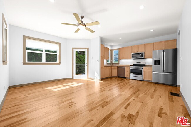 Foto del edificio - 9056 Hubbard St