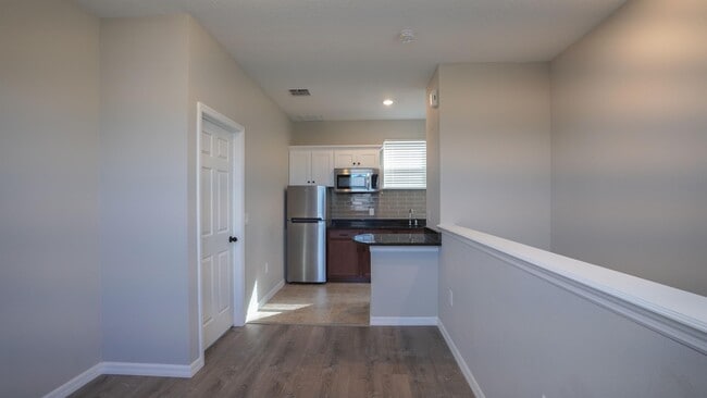 Building Photo - 12663 Salomon Cove Dr
