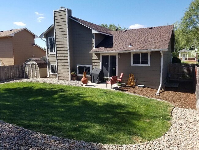 Foto del edificio - 3 BEDROOM HOME IN WIDEFIELD!!