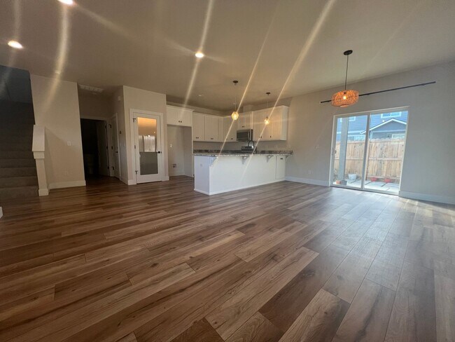 Foto del edificio - Charming three bedroom townhouse in the he...