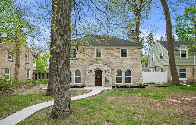 Building Photo - 5680 N 34th St
