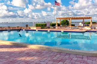 Building Photo - 6051 Sun Blvd