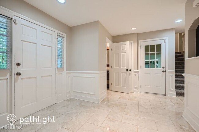 Foto del edificio - 4 br, 3.5 bath House - 378 Callaway Road UNIT