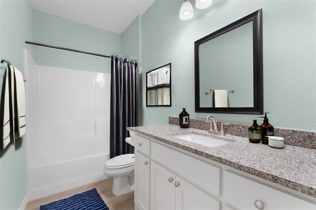 Building Photo - 2027 Bluebonnet Ave