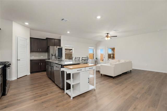 Foto del edificio - 222 Blue Hl Ln