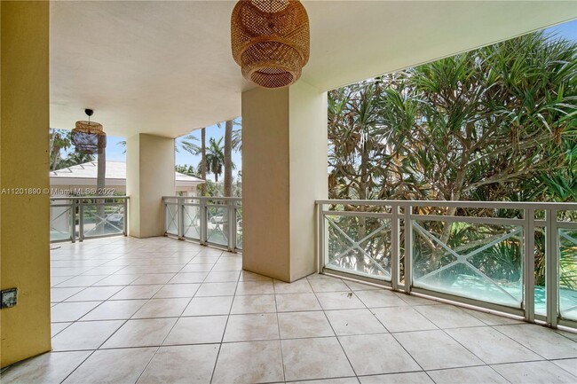 Building Photo - 445 Grand Bay Dr