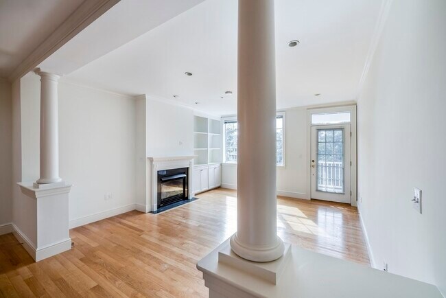 Foto del edificio - 112 Johnson Woods Dr