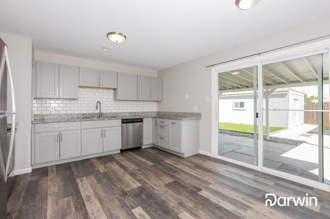 Building Photo - 4728 E Pecan Rd