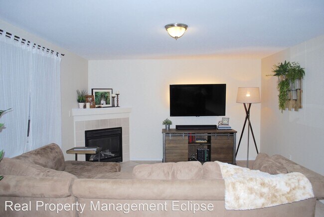 Building Photo - 3 br, 2.5 bath House - 311 168th PL SE