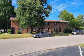 Building Photo - 1202 E Walford Dr