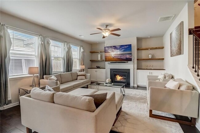 Building Photo - 7246 Gladstone Cir