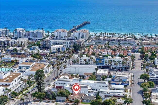 Building Photo - 409 N Ditmar St