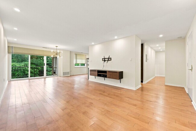 Photo - Beautifully Renovated 2-Bedroom, 2-Bath at West Terrace Apartment