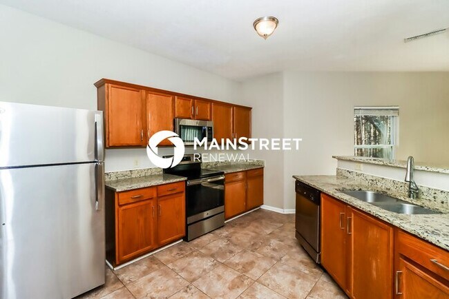 Foto del edificio - 4 Bedroom Pet-Friendly Home in Charlotte, NC with Main Street Renewal