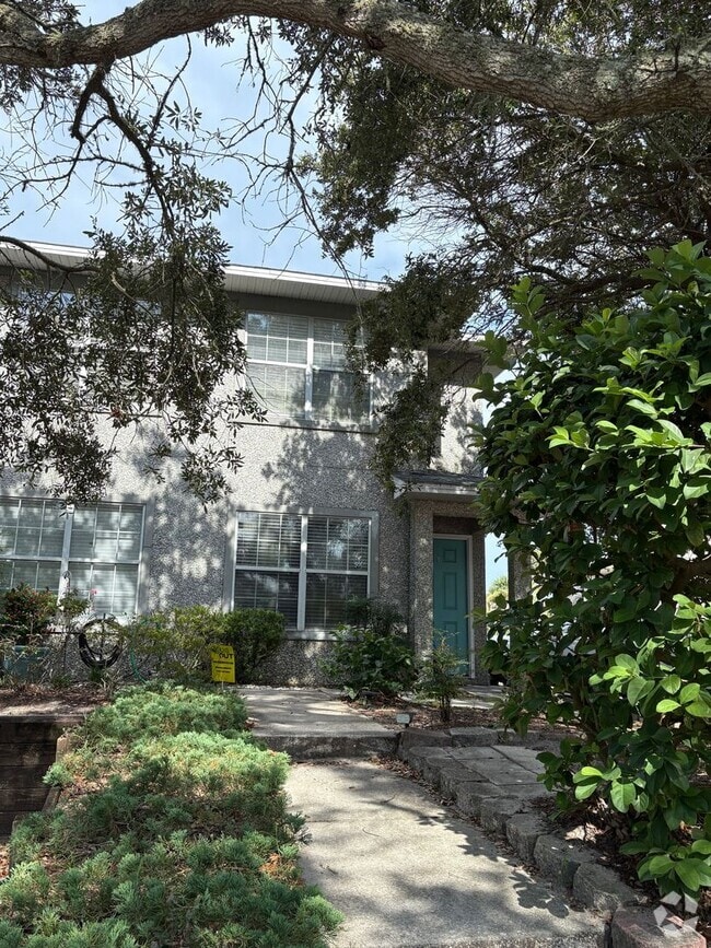 Building Photo - 2448 1st Ave