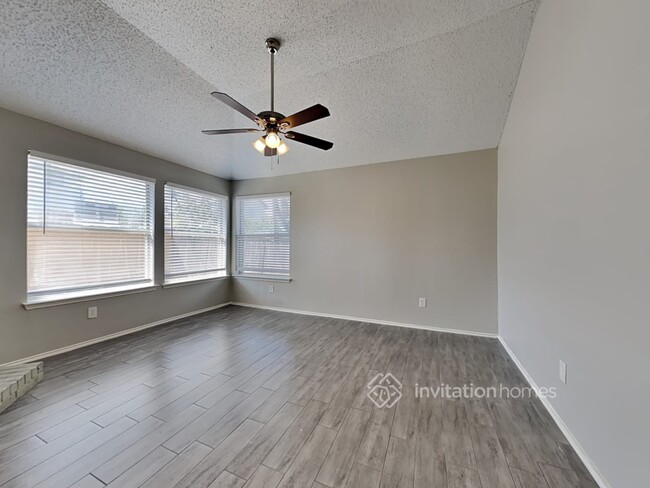 Building Photo - 6706 Flamewood Dr