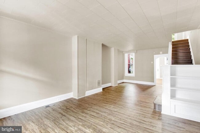 Building Photo - Spacious 3 Bedroom, 1 Bath Home in Harrisburg, Pa!