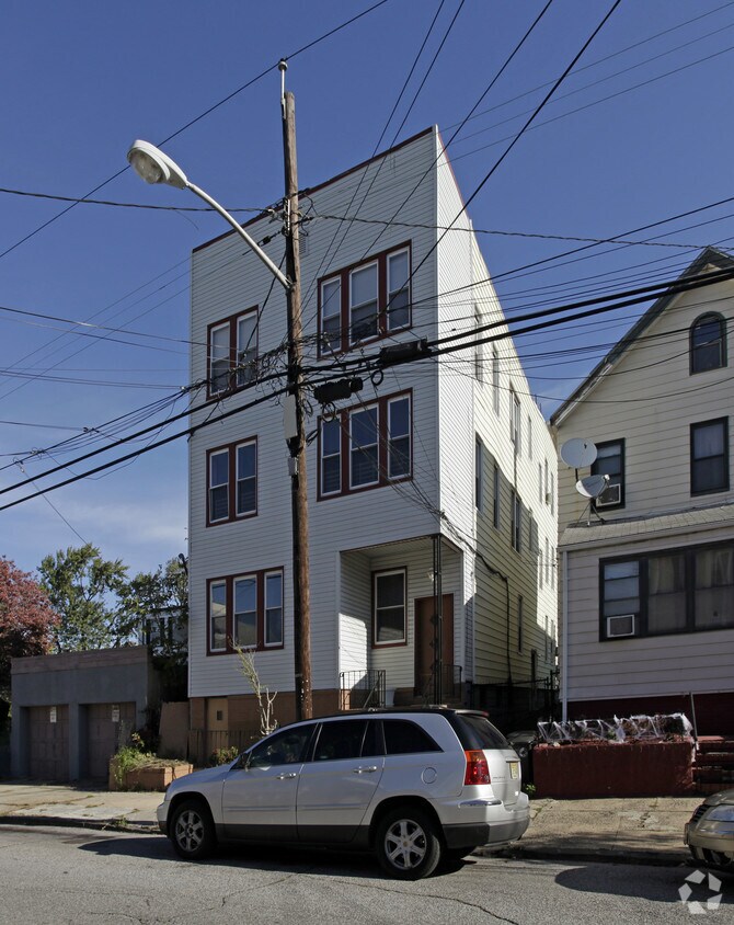 Foto del edificio - 52 Greenville Ave