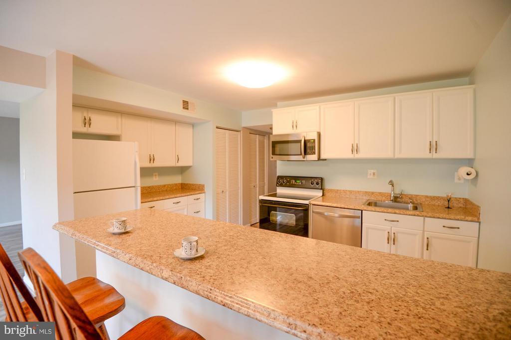 Foto principal - 9735 Kings Crown Ct