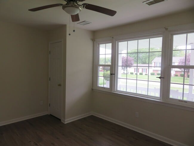 Building Photo - DINWIDDIE