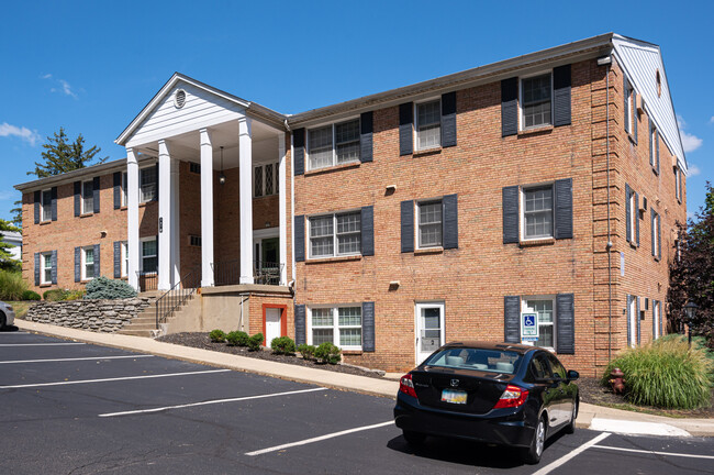 Foto del edificio - Montclair in the Woods