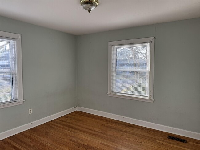 Foto del edificio - 1304 Cabell Dr