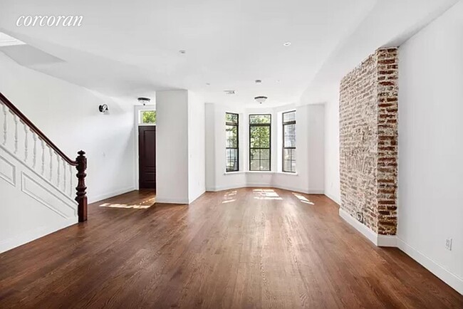 Building Photo - 263 Eldert St